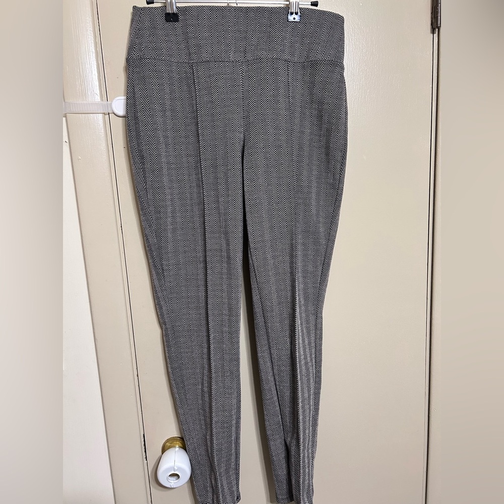 Nine West Black and Gray Herringbone Leggings